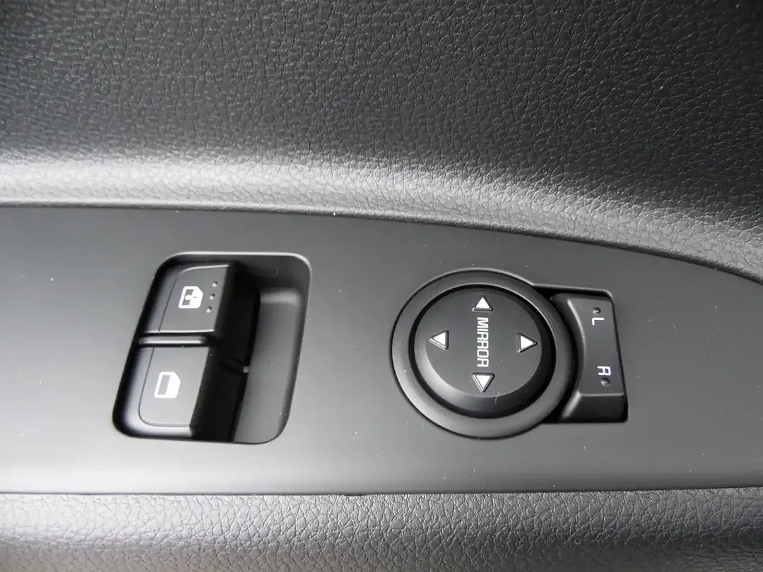 Kia Stonic - Thumbnail 11