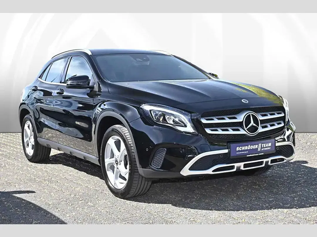 Mercedes-Benz GLA 180 - Thumbnail 2