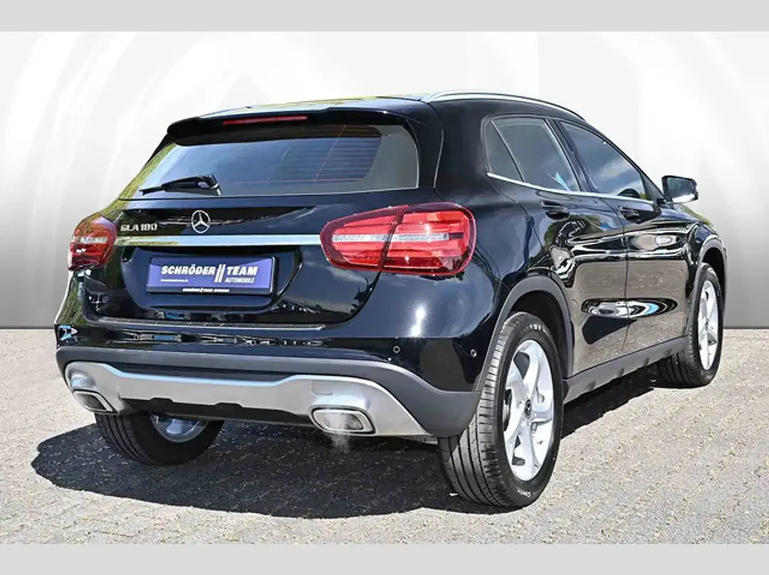 Mercedes-Benz GLA 180 - Thumbnail 3