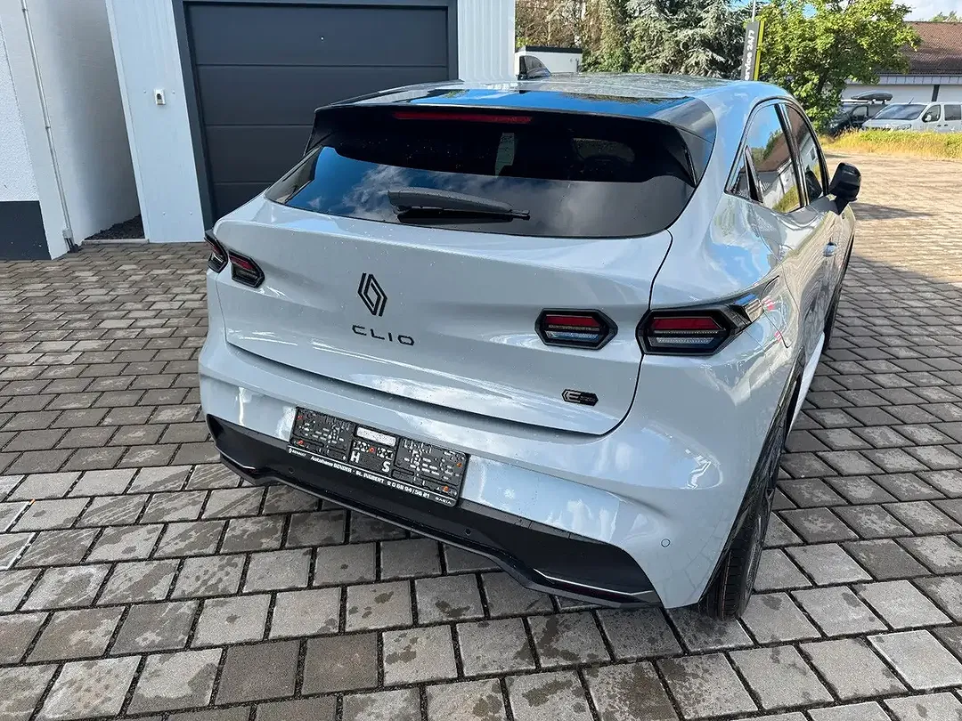 Renault Clio - Thumbnail 10