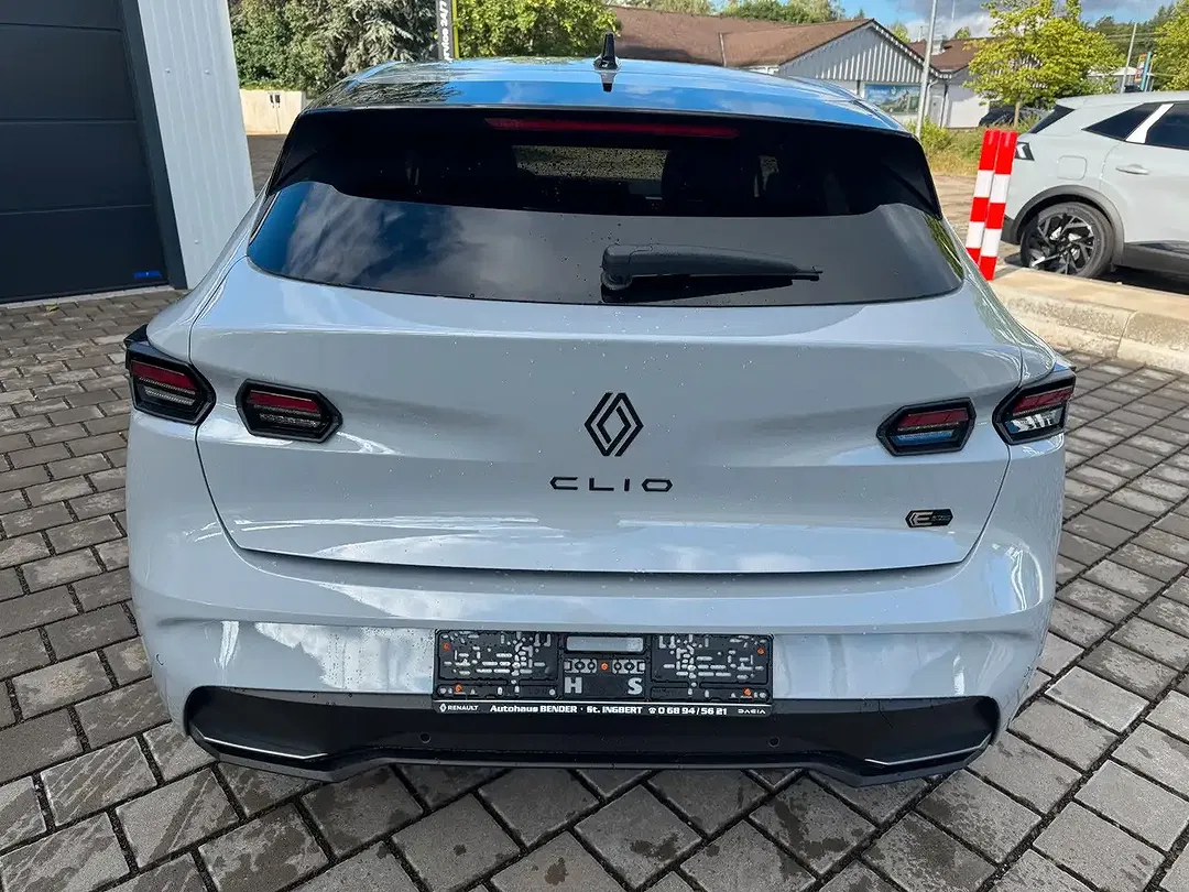 Renault Clio - Thumbnail 11
