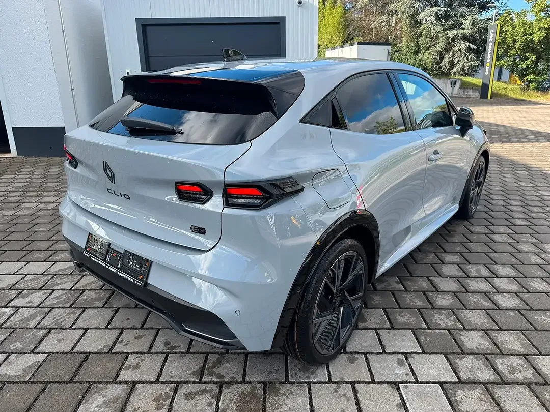 Renault Clio - Thumbnail 9