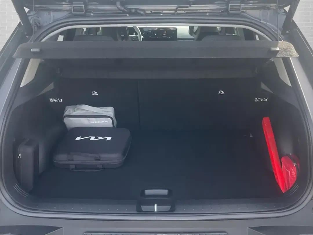 Kia EV4 - Thumbnail 15