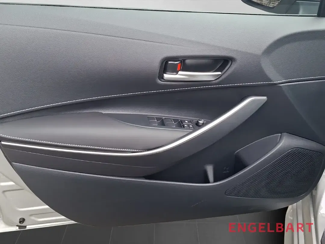 Toyota Corolla - Thumbnail 9