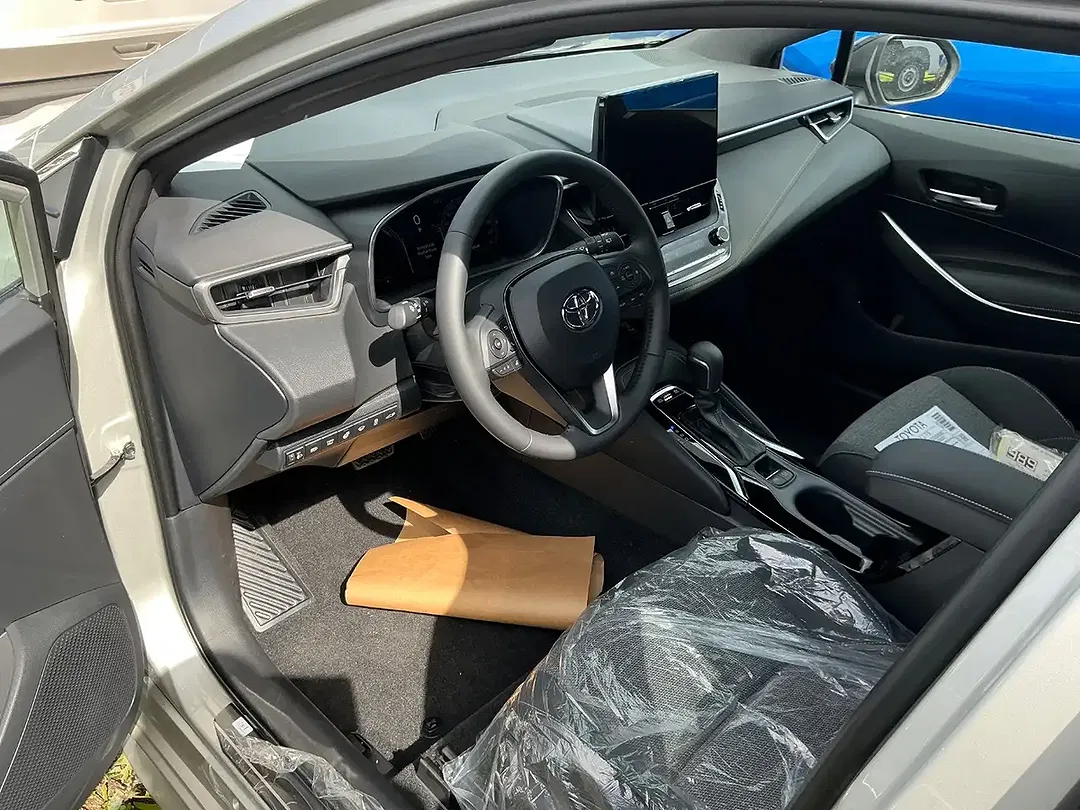 Toyota Corolla - Thumbnail 6