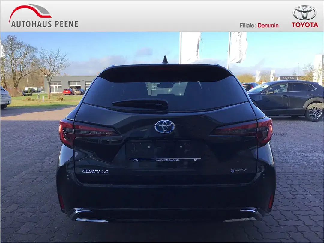 Toyota Corolla - Thumbnail 4