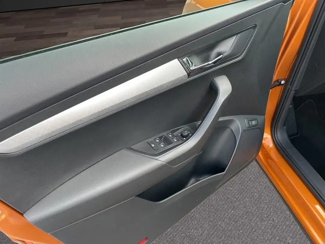 Skoda Karoq - Thumbnail 10