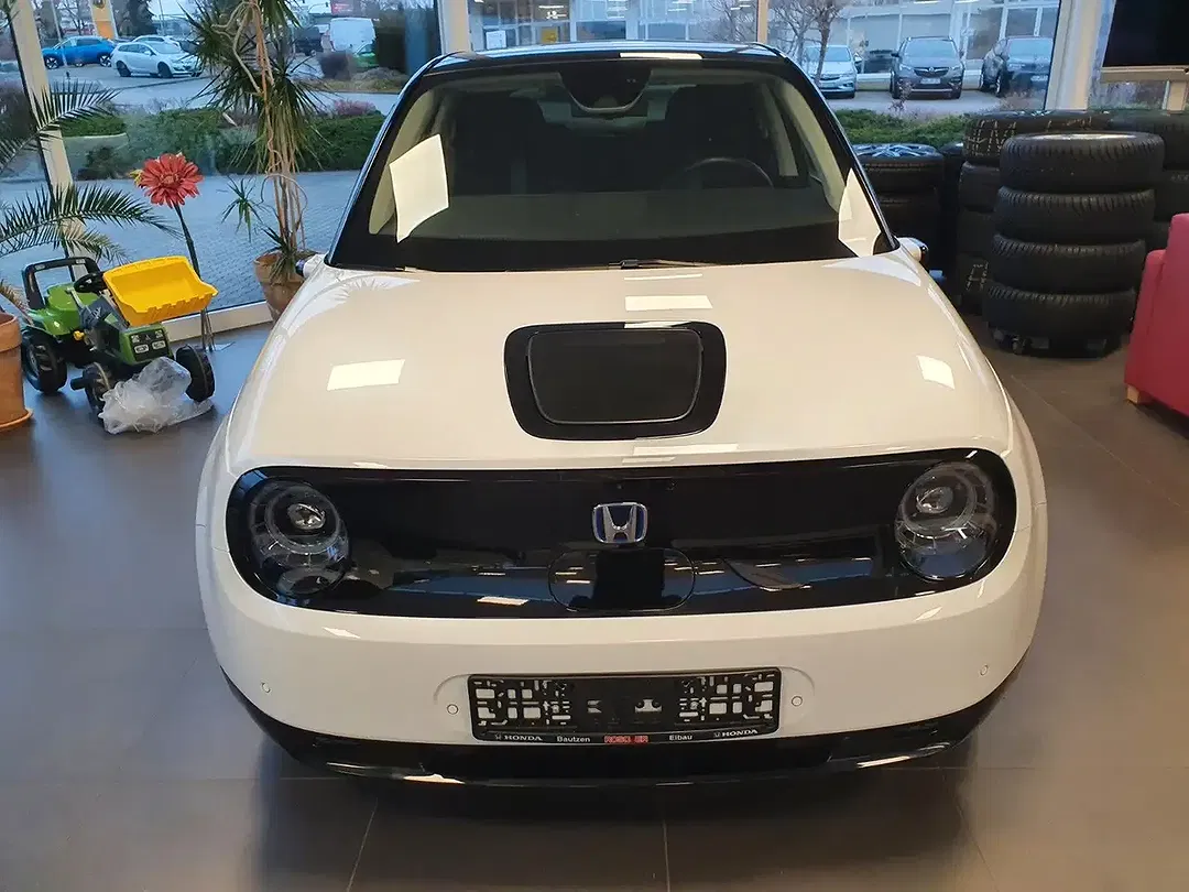 Honda e - Thumbnail 3