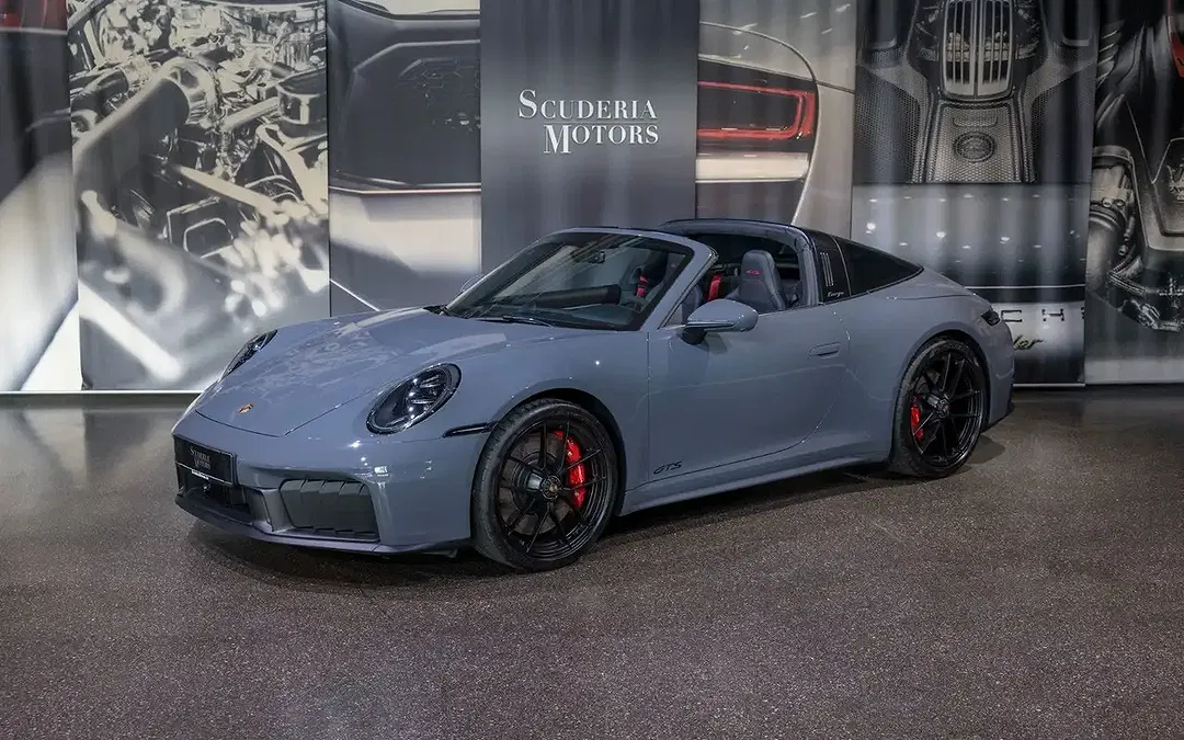 Porsche 992 - Thumbnail 1