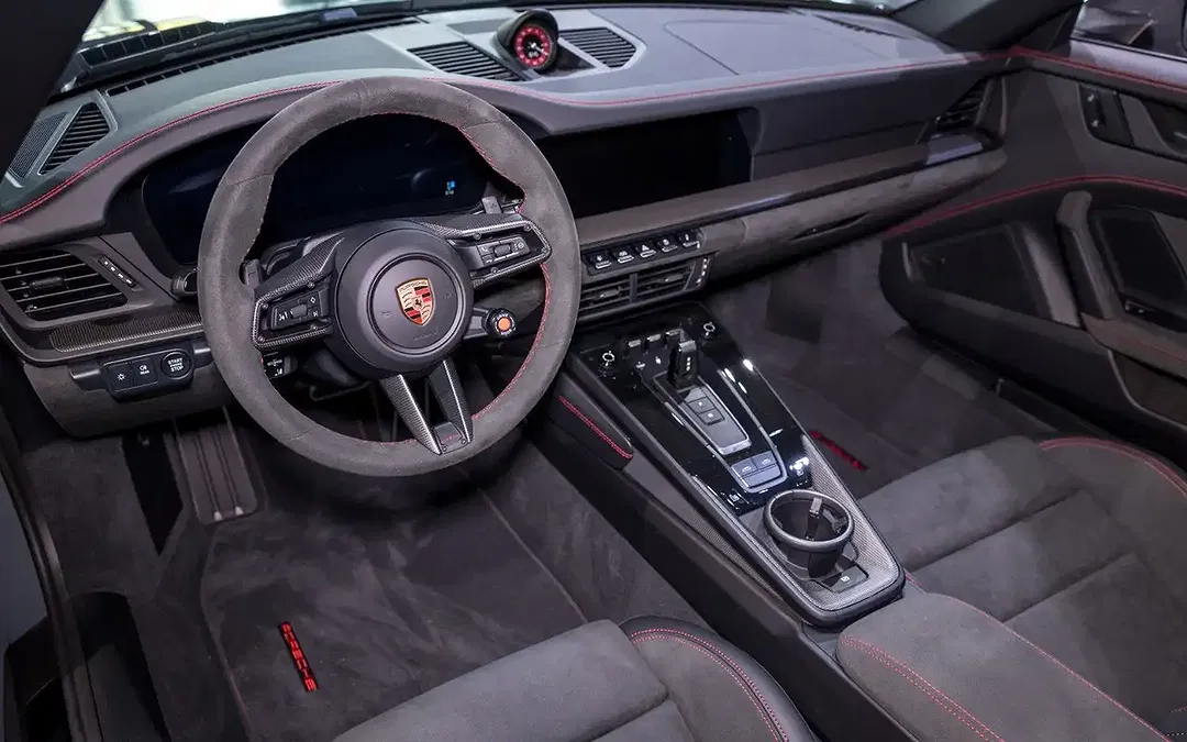 Porsche 992 - Thumbnail 11