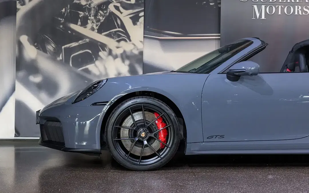 Porsche 992 - Thumbnail 4