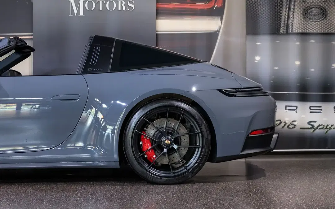 Porsche 992 - Thumbnail 5
