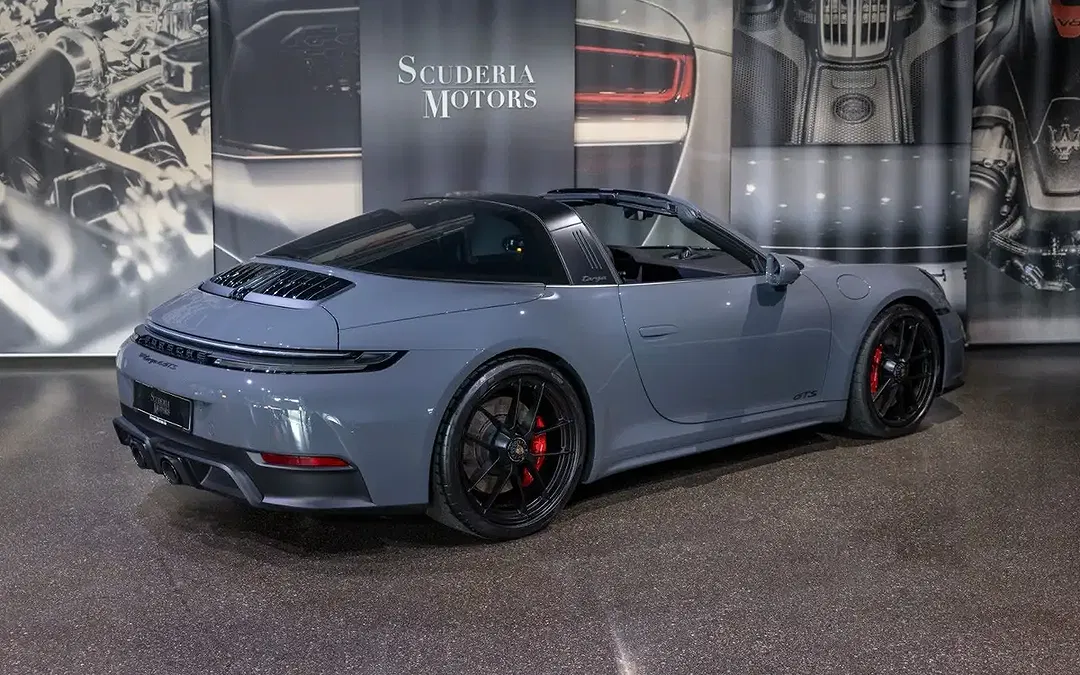 Porsche 992 - Thumbnail 8