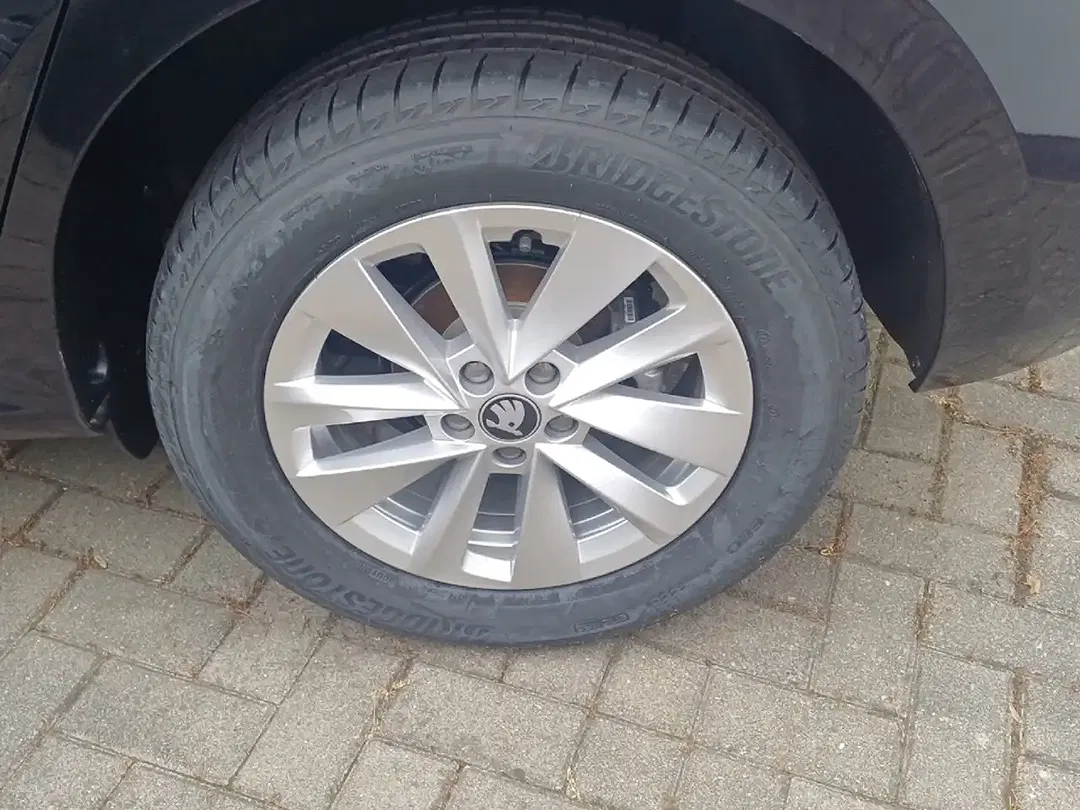 Skoda Kamiq - Thumbnail 5