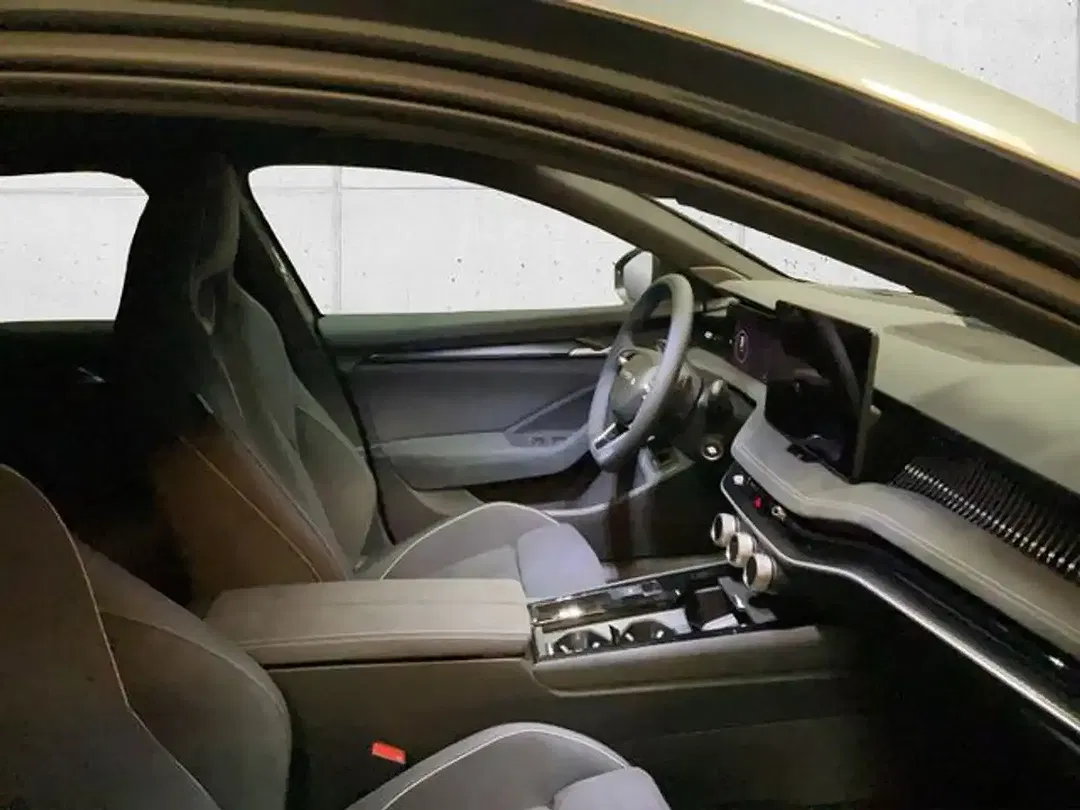 Skoda Superb - Thumbnail 11