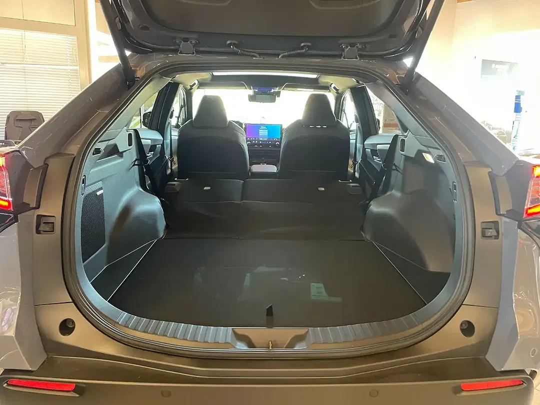 Subaru Solterra - Thumbnail 13