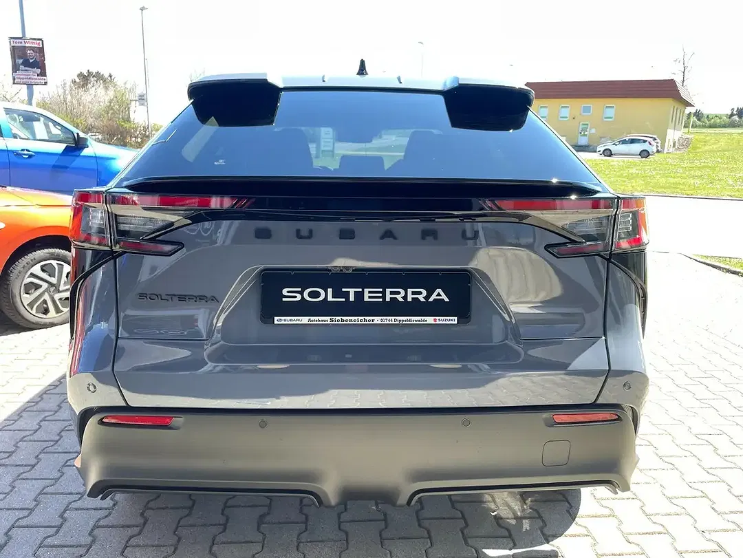 Subaru Solterra - Thumbnail 3