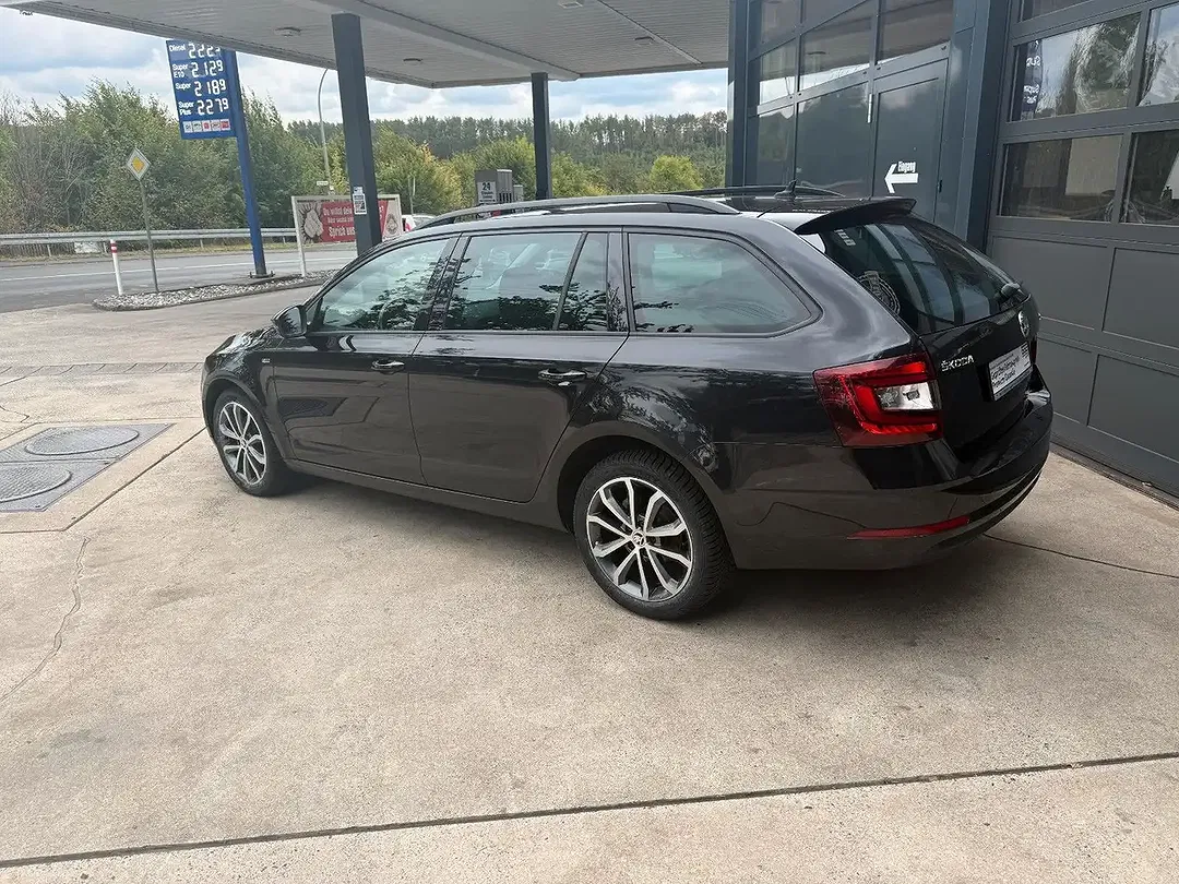 Skoda Octavia - Thumbnail 3
