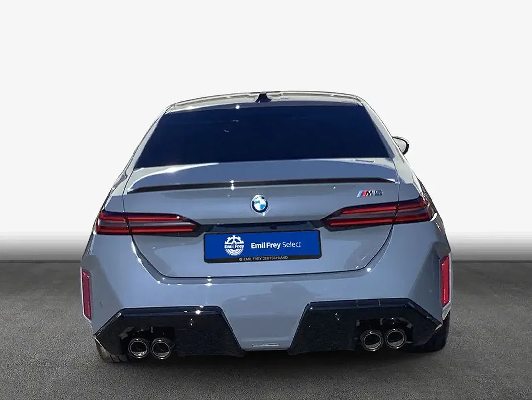 BMW M5 - Thumbnail 6