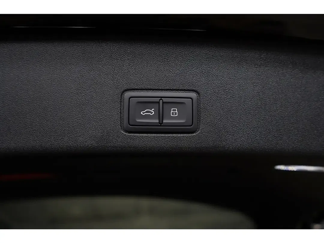 Audi Q3 - Thumbnail 11