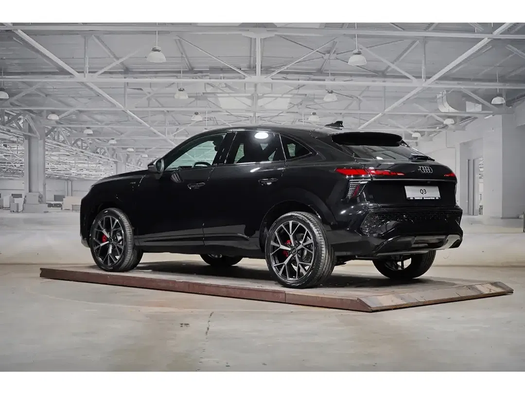 Audi Q3 - Thumbnail 2