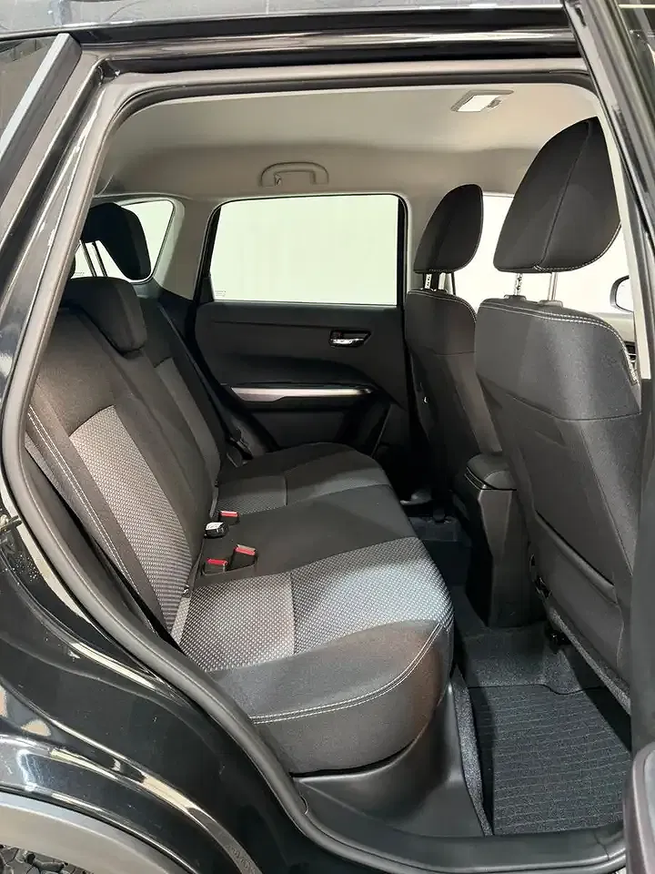 Suzuki Vitara - Thumbnail 11