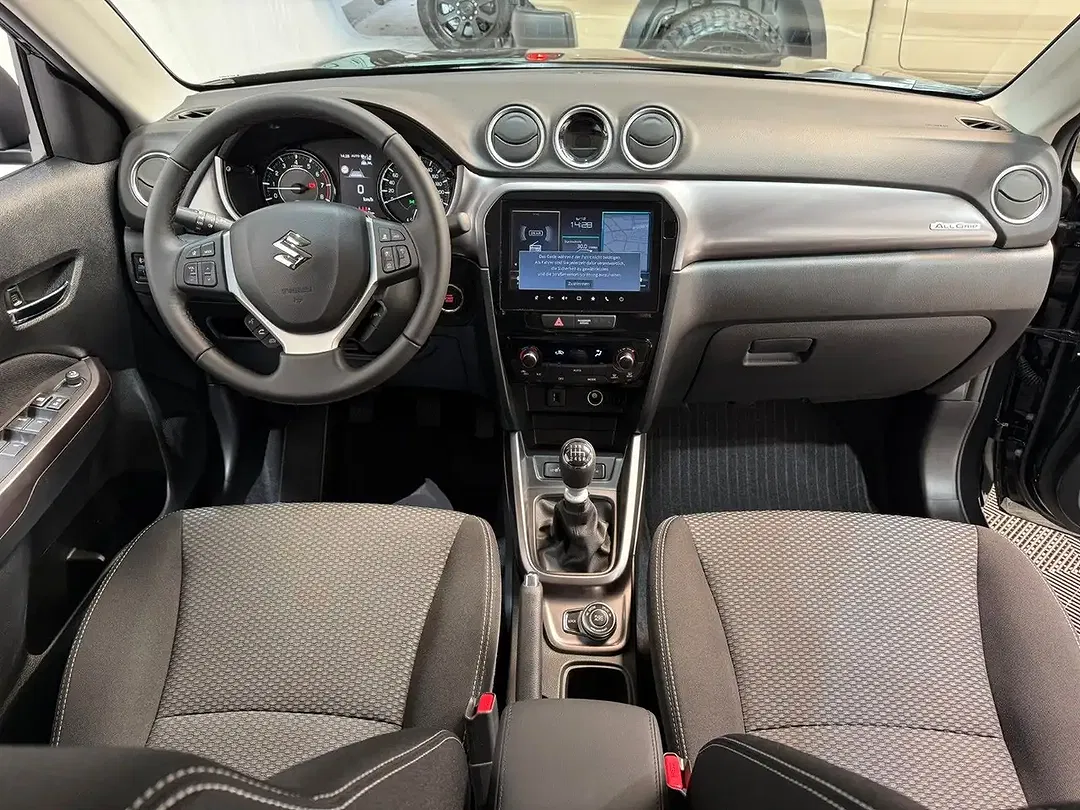 Suzuki Vitara - Thumbnail 12