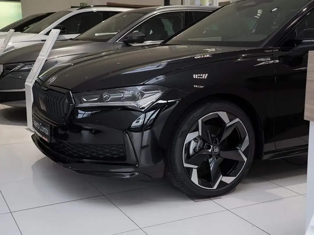 Skoda Superb - Thumbnail 3