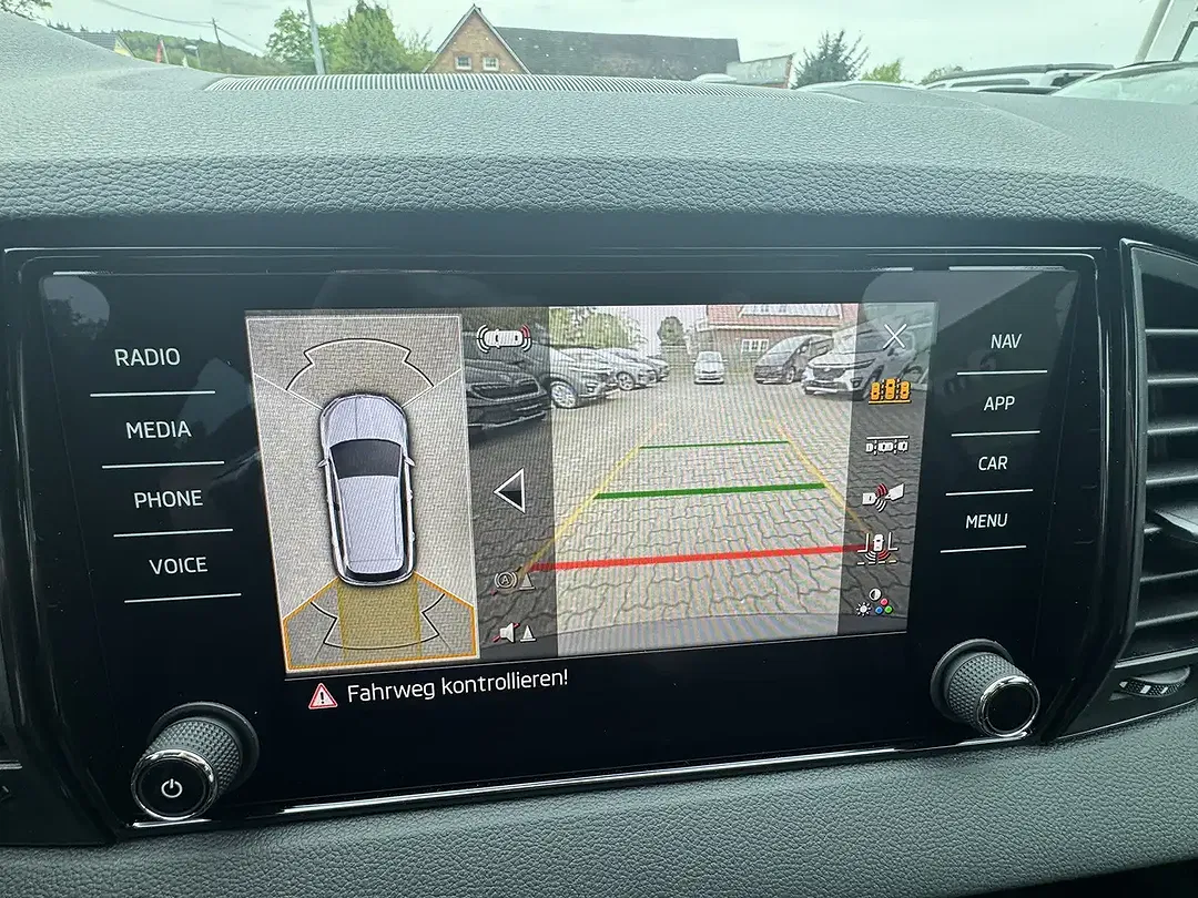 Skoda Karoq - Thumbnail 21