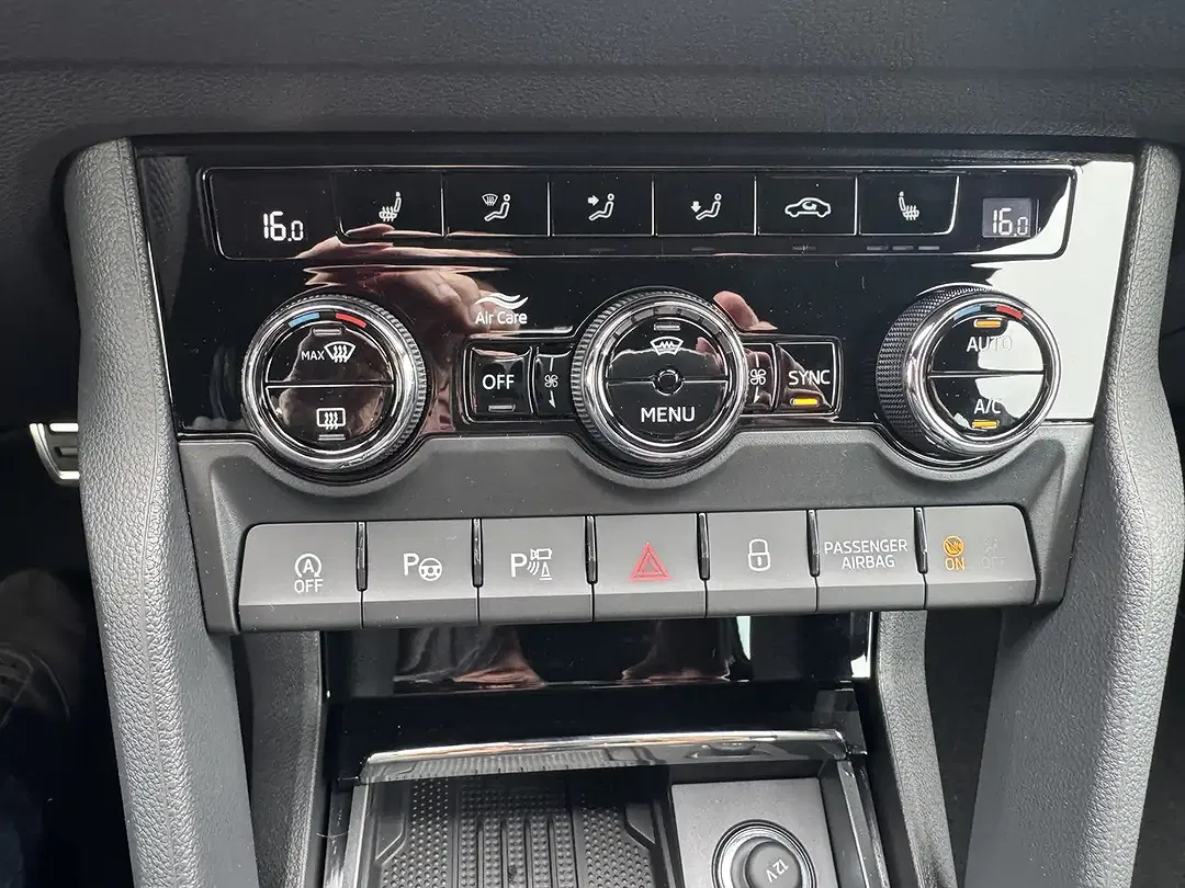 Skoda Karoq - Thumbnail 23