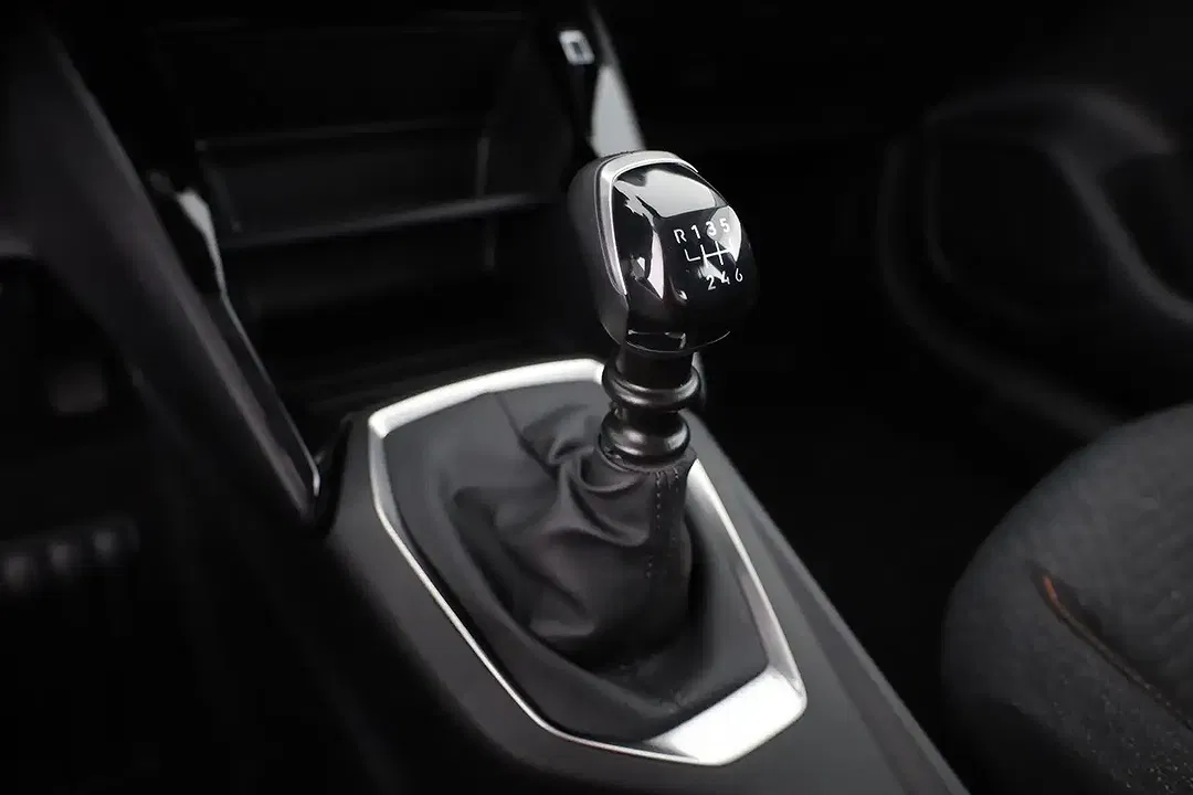 Peugeot 208 - Thumbnail 13