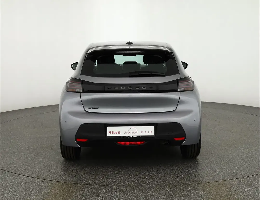 Peugeot 208 - Thumbnail 3
