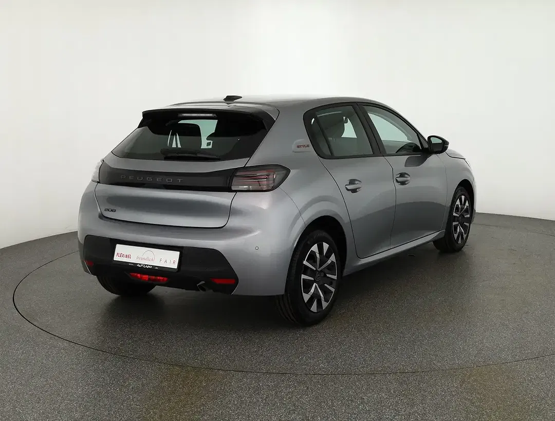 Peugeot 208 - Thumbnail 4
