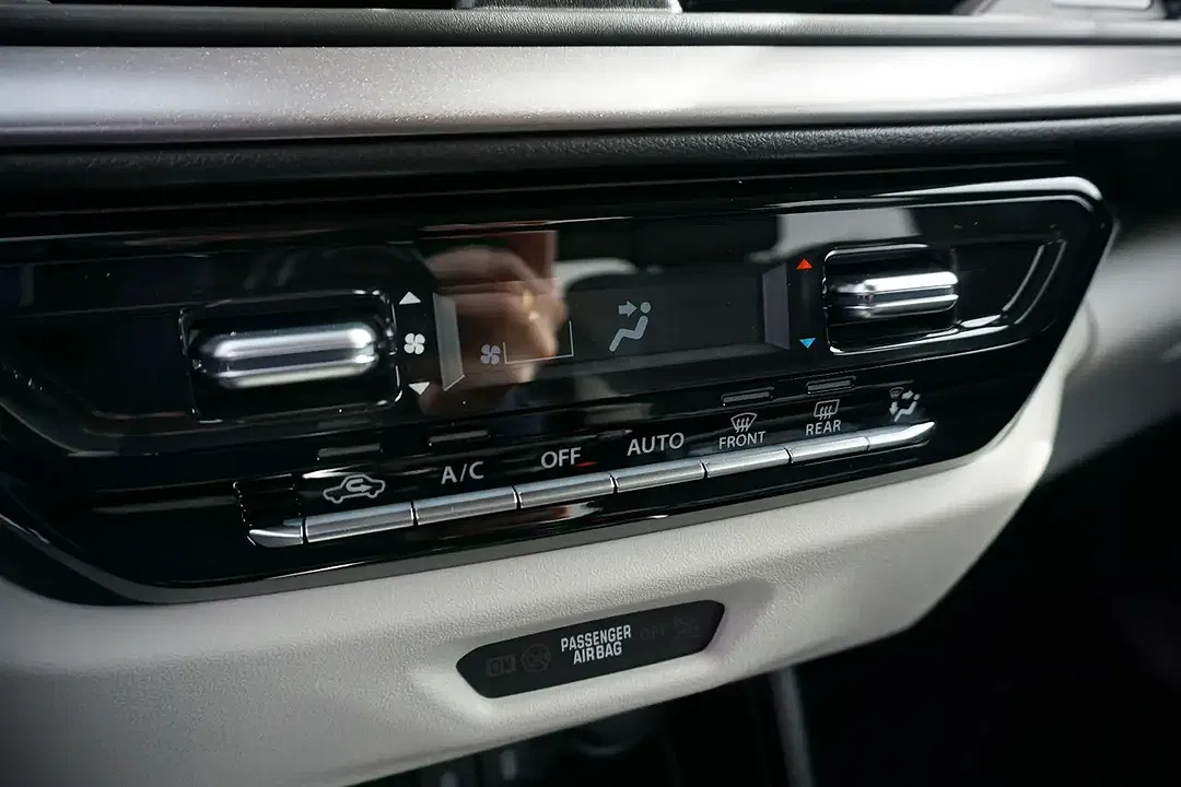 Suzuki Swift - Thumbnail 10