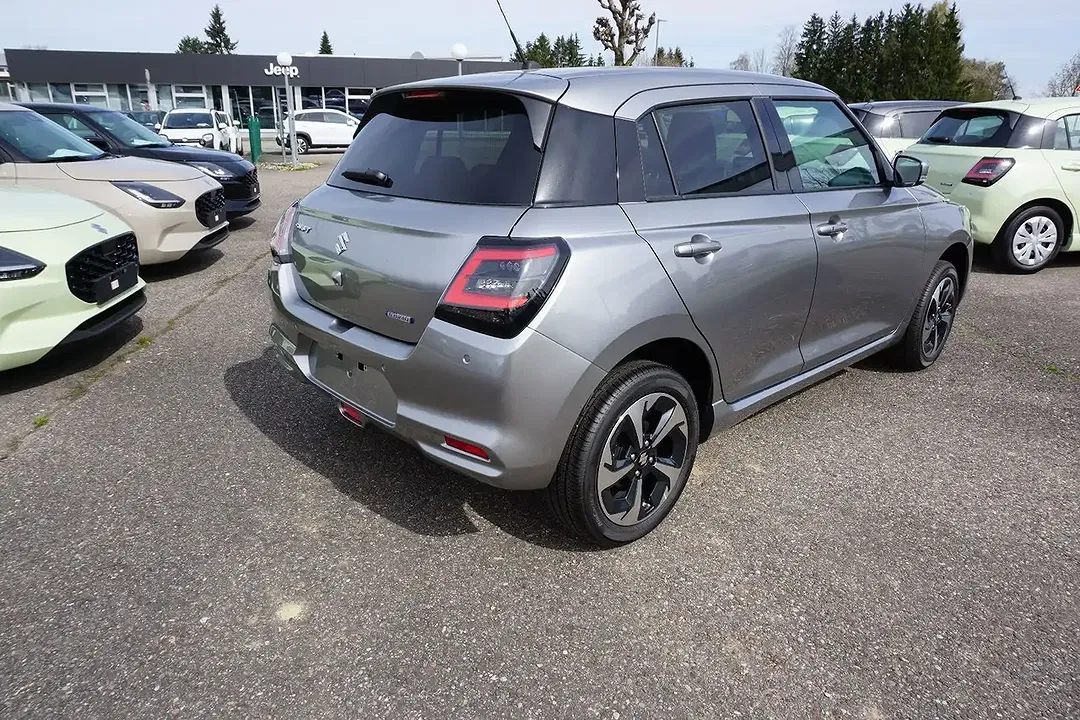 Suzuki Swift - Thumbnail 3