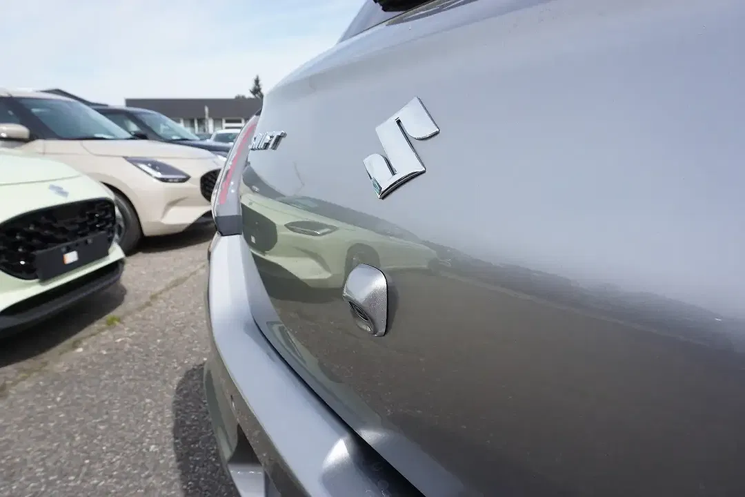 Suzuki Swift - Thumbnail 5