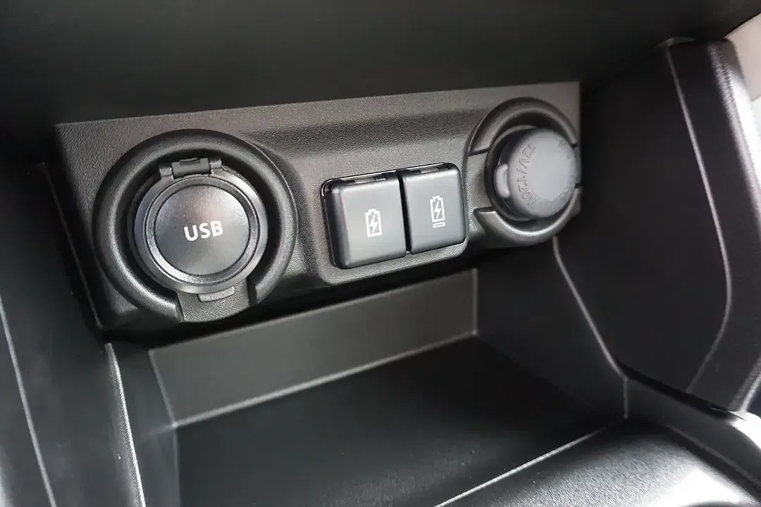 Suzuki Swift - Thumbnail 9