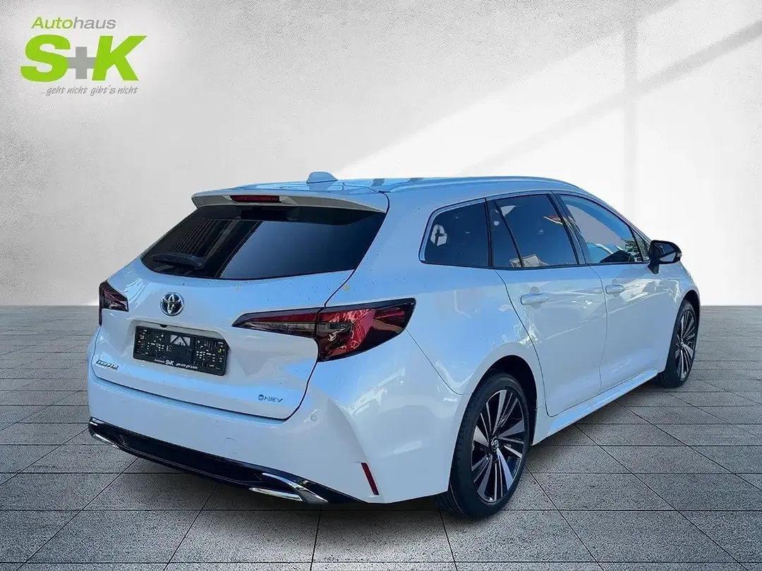 Toyota Corolla - Thumbnail 4