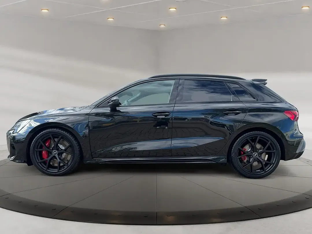 Audi RS3 - Thumbnail 3