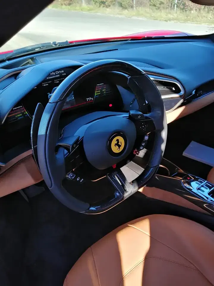 Ferrari 296 GTS - Thumbnail 2