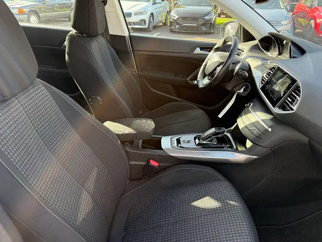 Peugeot 308 - Thumbnail 13
