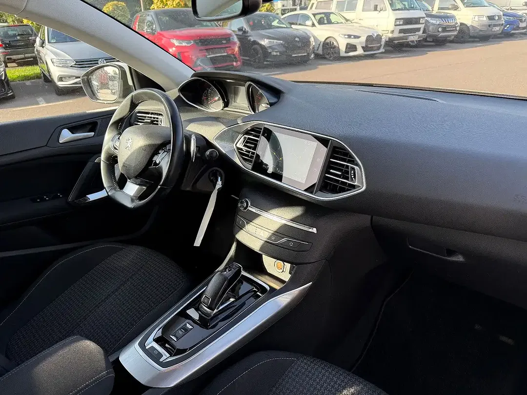 Peugeot 308 - Thumbnail 14