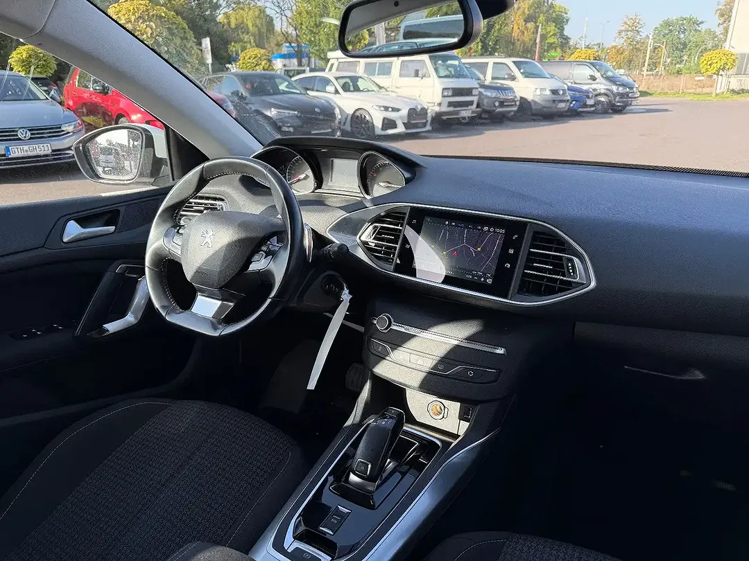 Peugeot 308 - Thumbnail 2