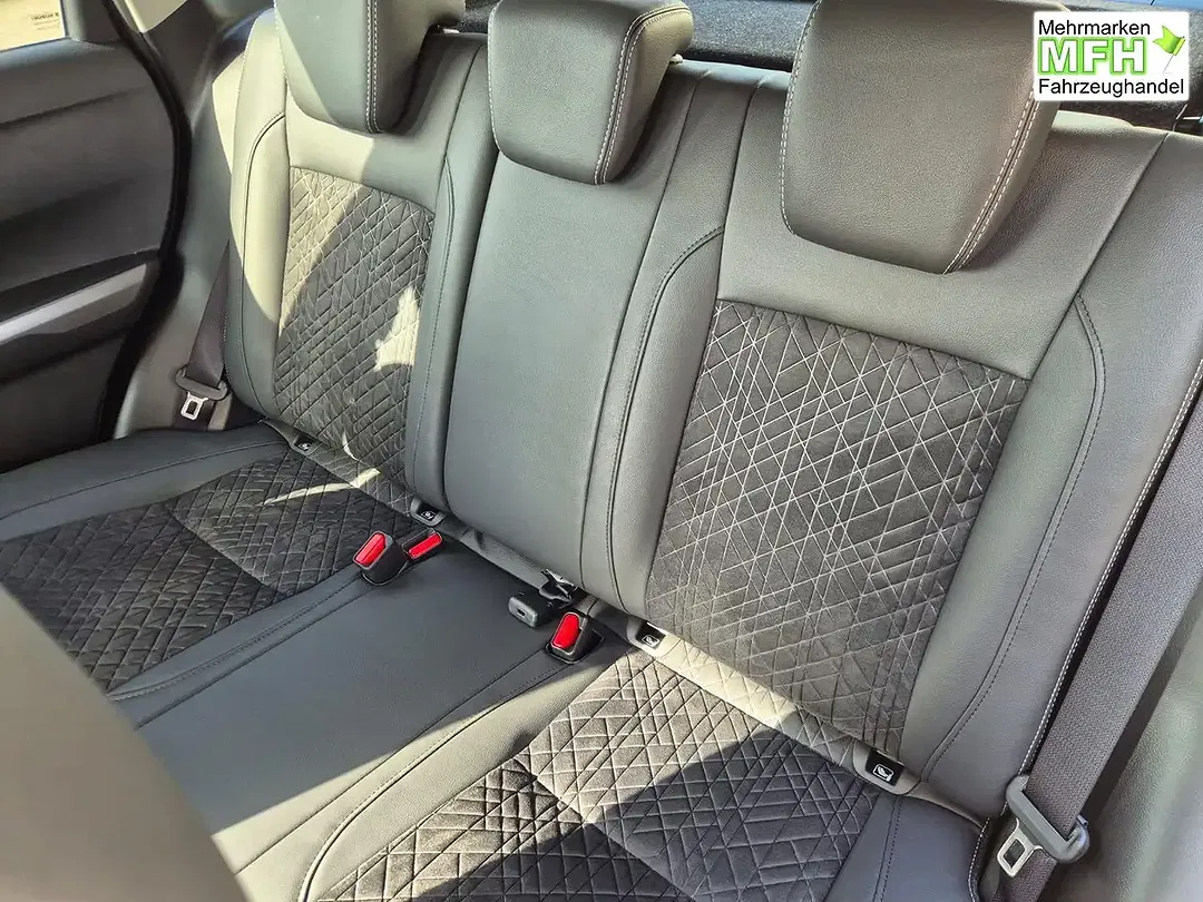 Suzuki Vitara - Thumbnail 12