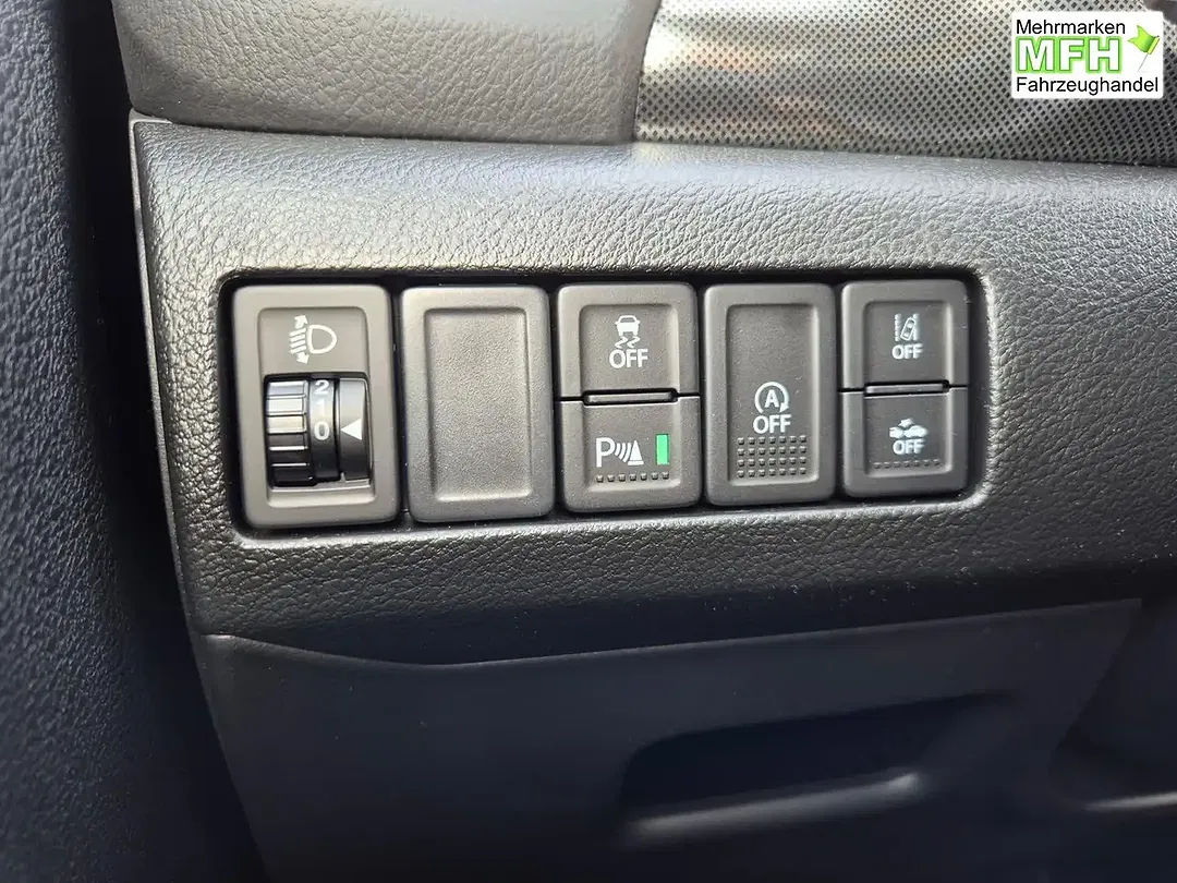 Suzuki Vitara - Thumbnail 14