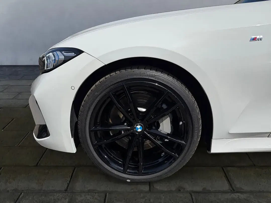 BMW 330 - Thumbnail 5