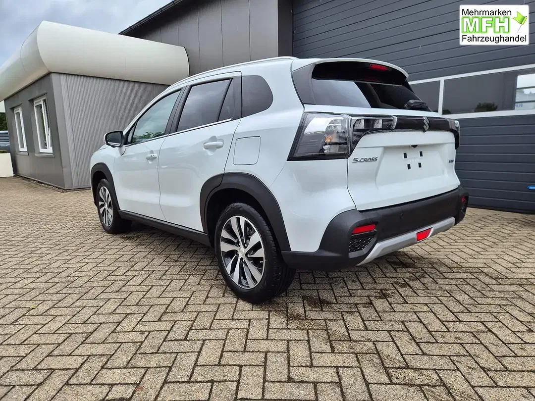 Suzuki S-Cross - Thumbnail 3