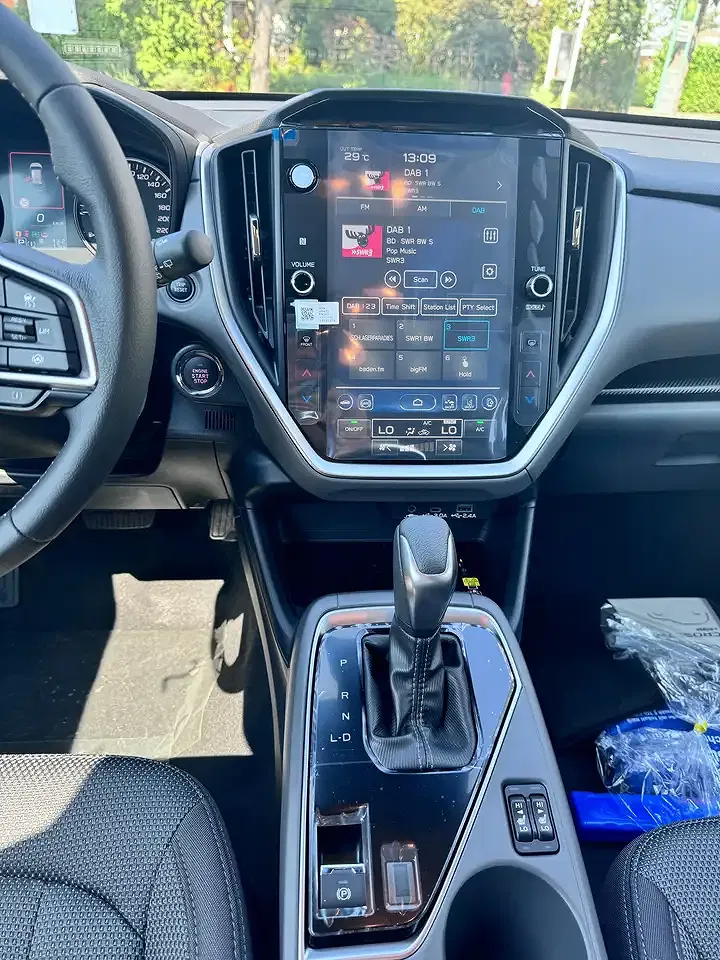 Subaru Crosstrek - Thumbnail 9