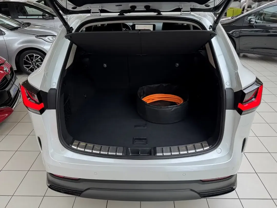 Lexus NX 450h+ - Thumbnail 6