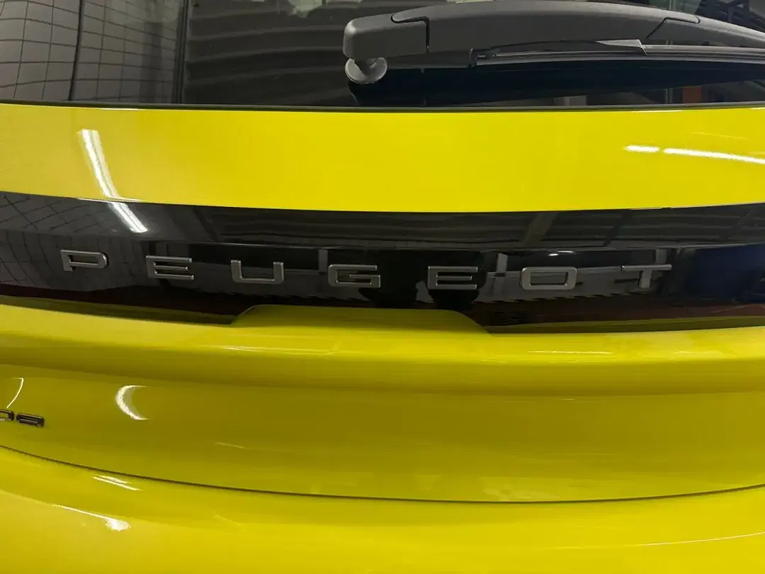 Peugeot 208 - Thumbnail 10